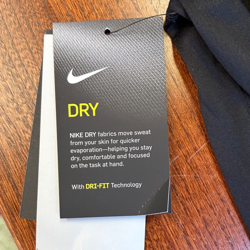 Nike Kids/Boys Long Sleeve Dri-Fit Tee Medium - Picture 7 of 7
